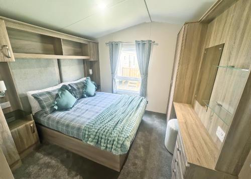 2 twin beds