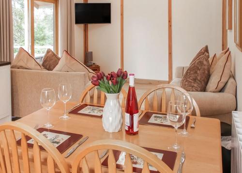 A szálláshely kívülről, Acksea Lodges in Llandysilio