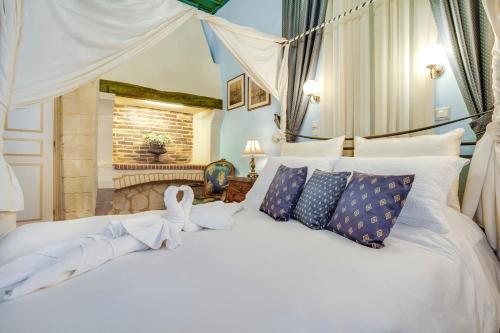 Double Room image 3