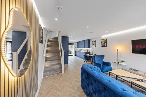 Coach House - London