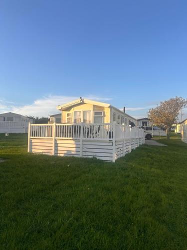 Bude Caravan Caromax - Families and Couples Only 3