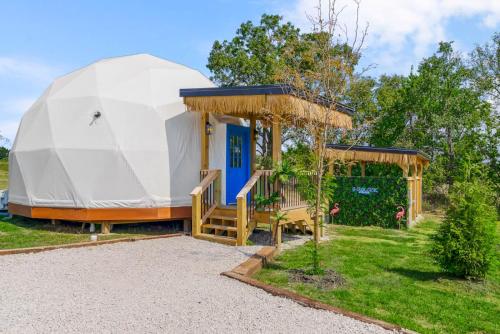 5 O'Clock Somewhere - Tiki Dome w/ Private Hot Tub