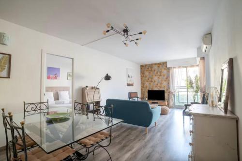 Appartement moderne avec terrasse et parking