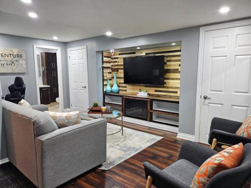 1 bedroom 2 beds , basement available monthly in Whitby