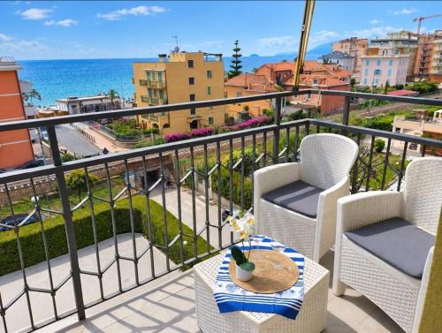 La casa di Giuly, vista mare, parcheggio privato.