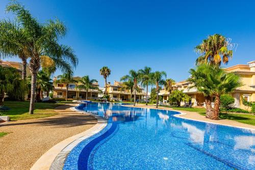 Serenity Villas gîte à louer Alvisquer