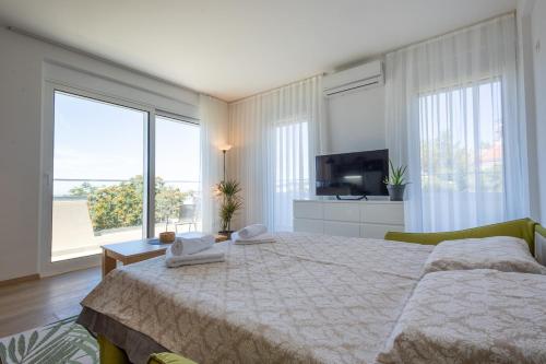 Monika's Seaview Apartment 2