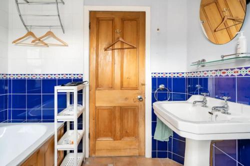 4-bedroom Victorian Home Belfast in Knock
