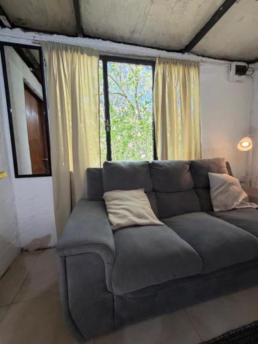 . Casita tipo cabaña cerca del rio con todo