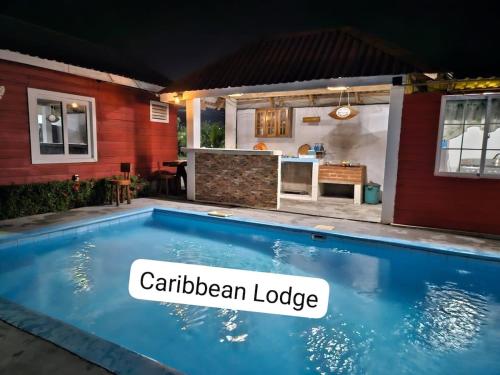 Beach cabins in Salitran