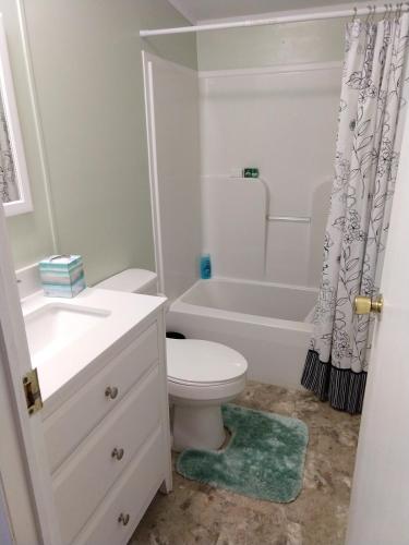 Bathroom, Rural Retreat for Outdoor Enthusiasts in Brooksville (FL)