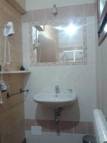 Bathroom, Colle Bianco in Mafalda