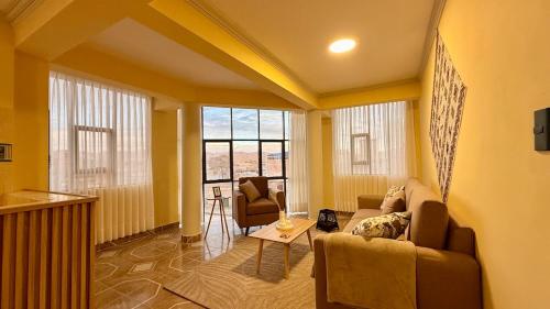 Centrally located with 2 queen bedrooms cozy and comfortable