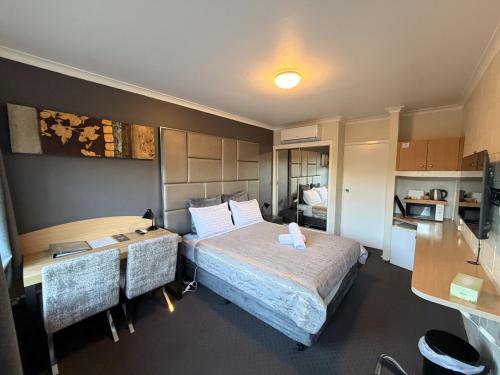 White Manor Motel in Cooma