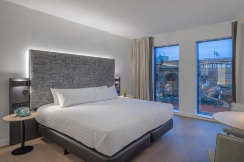 2 queen beds