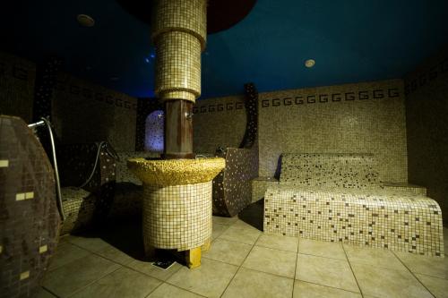 Hotel Imperial Inn - image 3