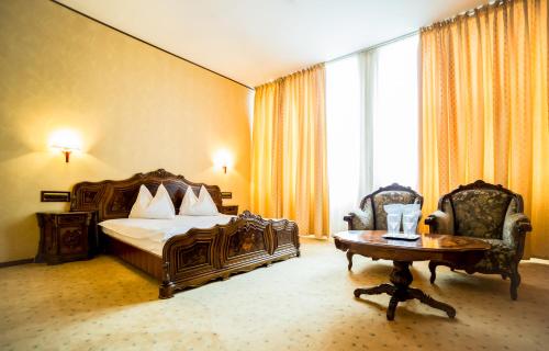 Hotel Imperial Inn - image 8