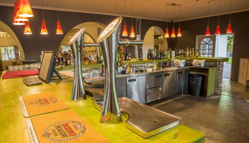 酒吧/高級酒吧, 茂皮恩岡瓦納達馬拉山林小屋 (Gondwana Damara Mopane Lodge) in 霍里克薩斯