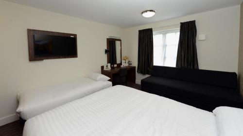 Willows, Blackburn by Marstons Inn Willows by Marstons Inn is perfectly located for both business and leisure guests in Blackburn. The property offers a high standard of service and amenities to suit the individual needs of all travel