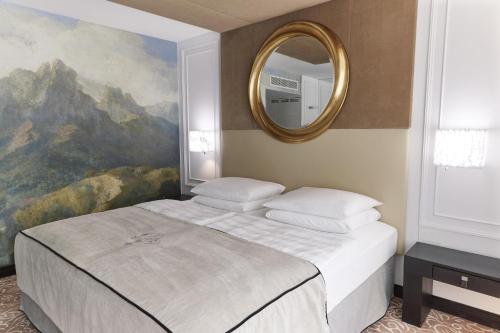 1 king bed, 1 twin bed