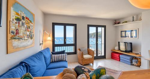 Exclusive front line apartment