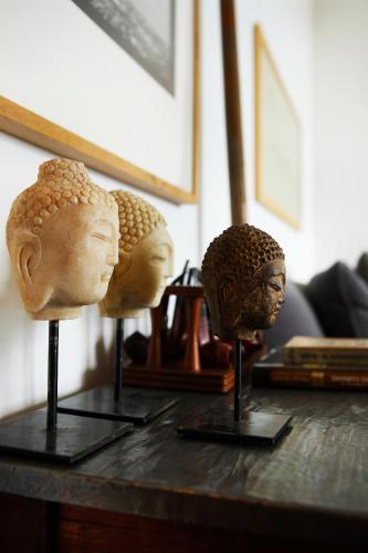 Charming Lake View Apartment - image 11