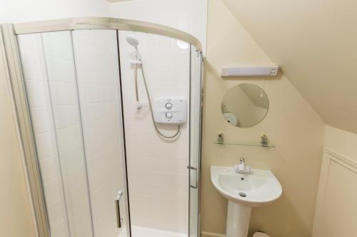 Lakeland House - image 9