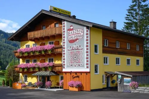 Gasthof Waldwirt in Russbach am Pass Gschütt, Österreich