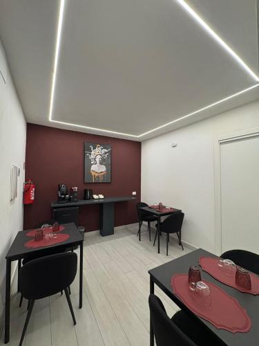 VLM City Rooms