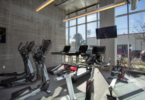 Studio: West Hollywood - World Class Amenities