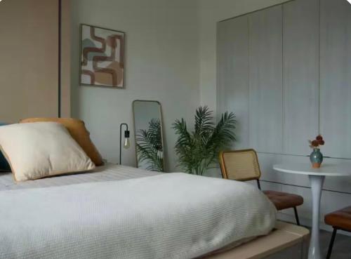 Luxury Hollywood Studio With Pool, Parking, Gym