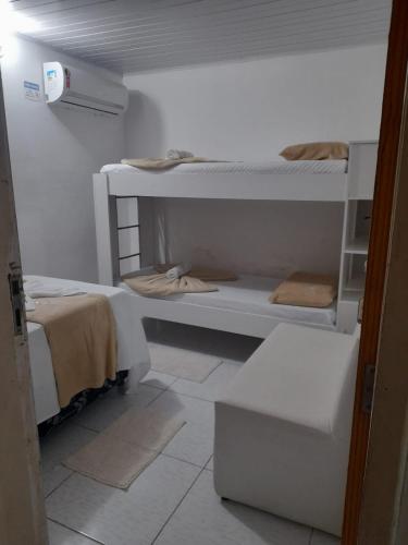 1 double bed, 1 bunk bed, 1 futon bed