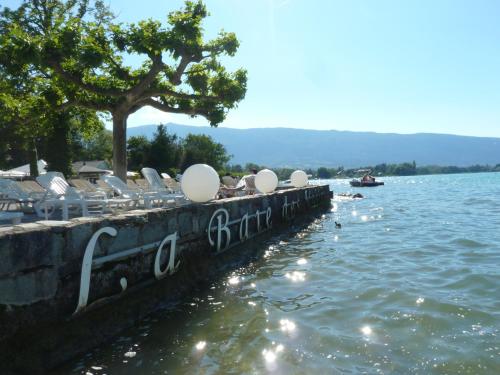 la baie des voiles ,vue lac d'Annecy ,plage privée