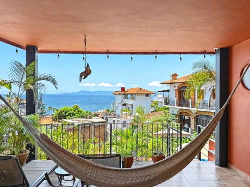 Miguel's Mirador Ocean-View Studio, Hammock Terrace, Heated Pool, Walkable