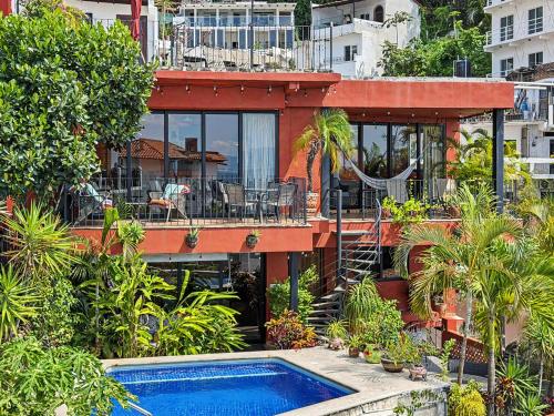 Villa Amistad Entire 6BR Ocean-View Villa, Private Heated Pool, Walk to Town