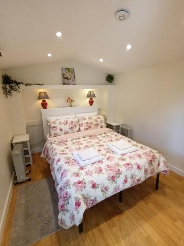 Rose Garden Suite in Oxfordshire, A40 chambre d'hôte Bampton