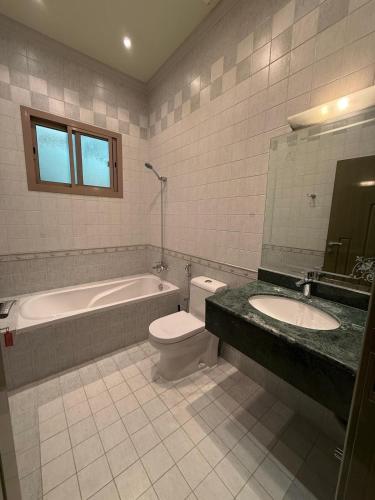 Bathroom, Al Sultan Gardens 5-Bedroom Private Pool Villa #4 in Ar Ruq`ah