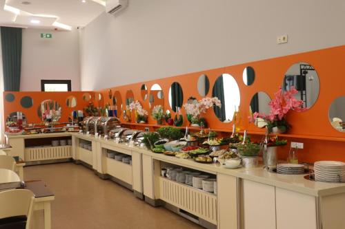 Restaurant, Nafta Sanatorium in Naftalan