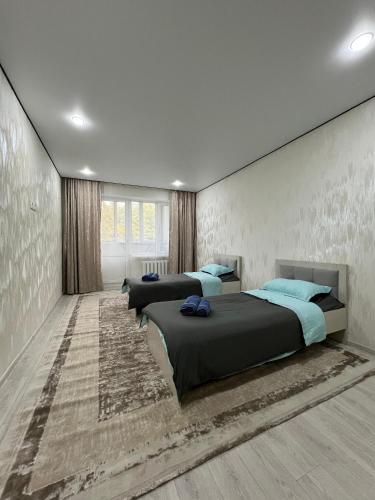 Bright and quiet apartment overlooking a green courtyard