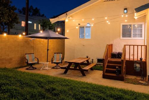 Spacious Family Oasis - Parking & Fenced Yard
