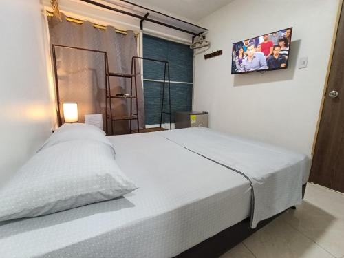 Erlis Place 16A