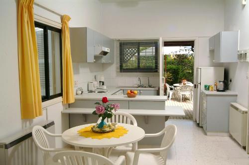 Sunbay Apartments - image 7