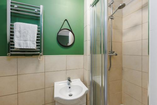 Banyo, The Quarters, Maritime 3 Bedroom Flat, Sleeps 5 in Maryport