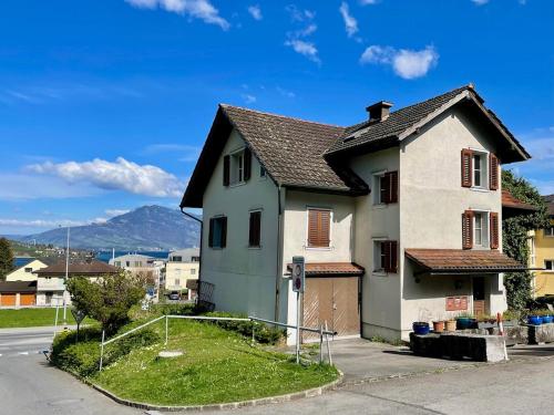 charmante & einfache Altbau-Wohnung in Hergiswil am See in Hergiswil