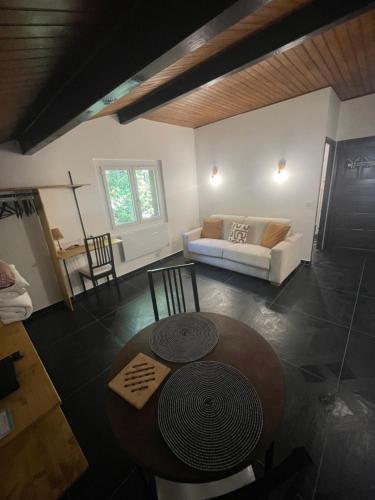 Studio au deuxième étage du chalet Airaudi (Studio au deuxieme etage du chalet Airaudi) in Senmartēna Vesubie