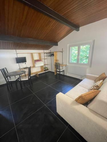 Studio au deuxième étage du chalet Airaudi (Studio au deuxieme etage du chalet Airaudi) in Senmartēna Vesubie