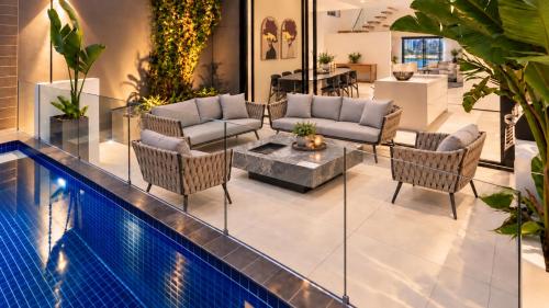Waterfront Penthouse | Private Heated Pool & Lift