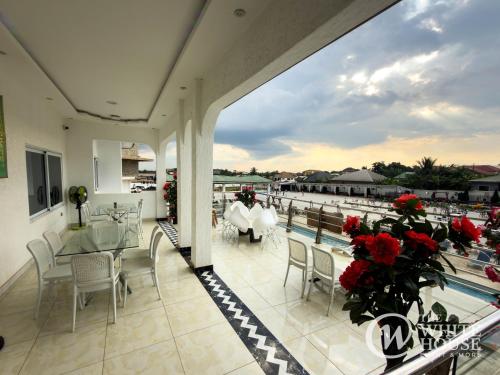 Instalaciones, The White House Events & More in Koforidua