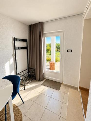 San Martin Studio Apartment in Bubani