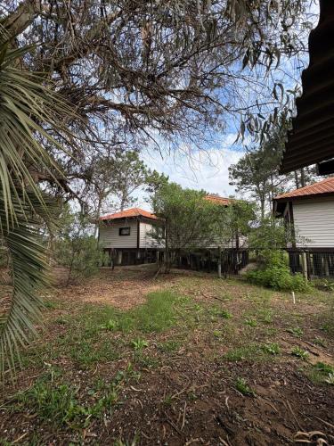 Hermosa casa a metros de la playa en la Esmeralda Rocha in La Esmeralda